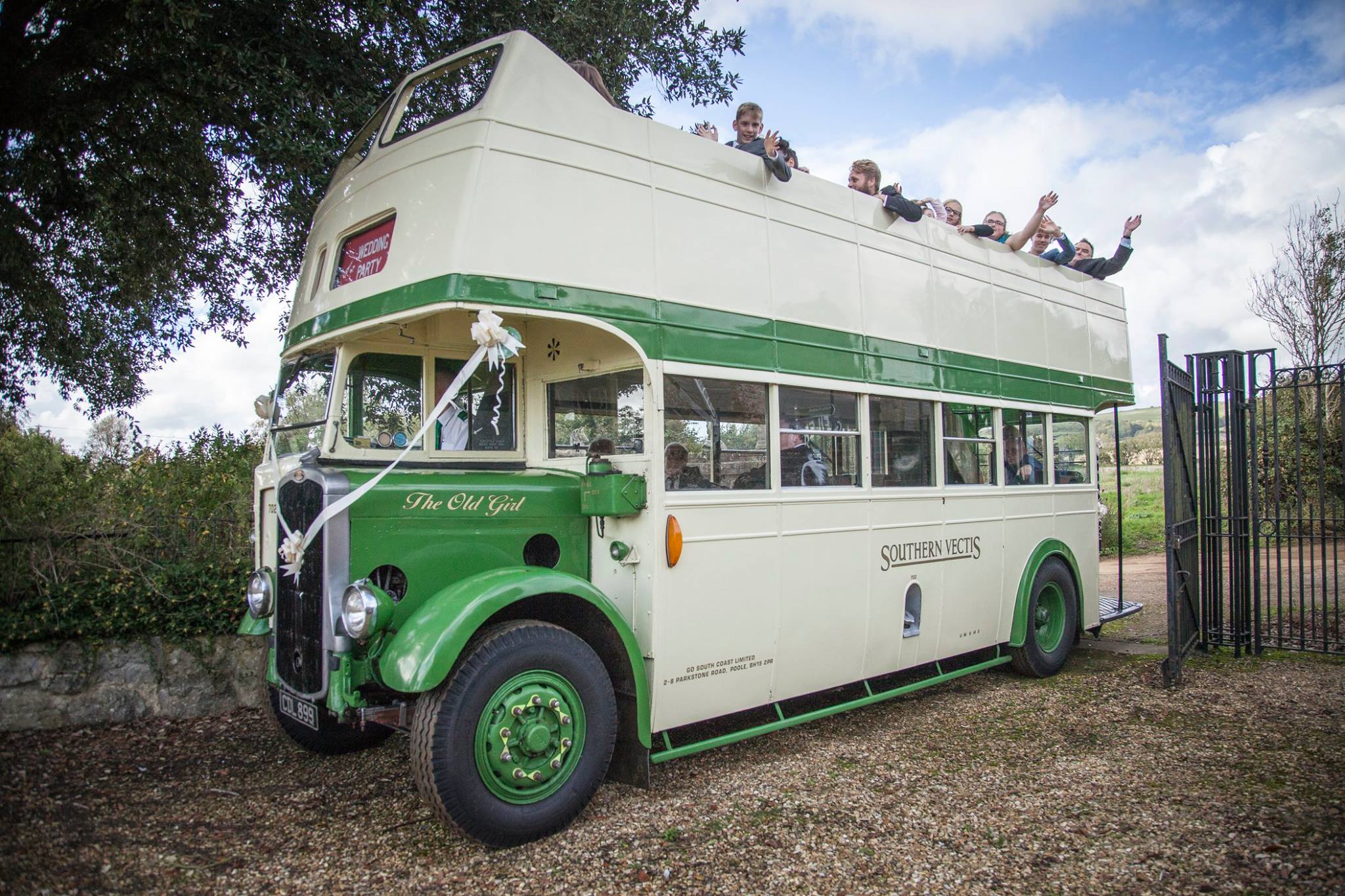 www.islandbuses.info